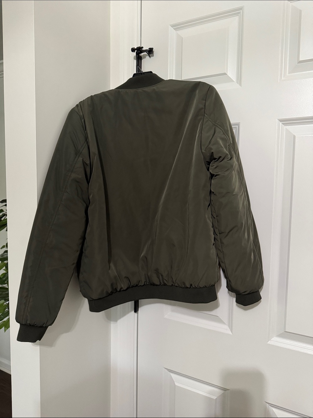 Reversible Women's Olive Green Bomber Jacket with Leopard Faux-Fur Lining - Picture 2 of 6